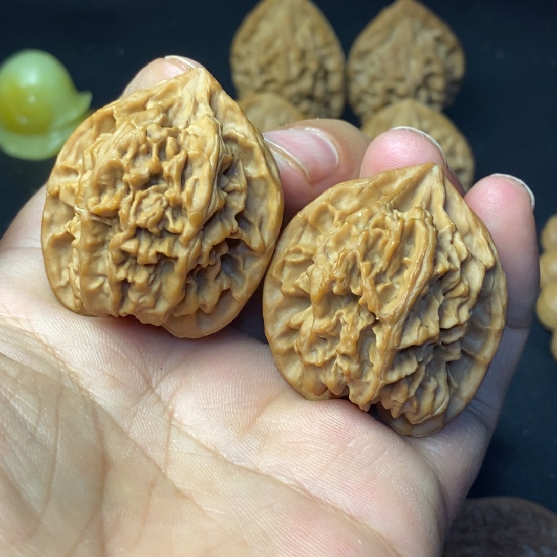 金****文玩核桃吊坠秦岭大龙37尺福利