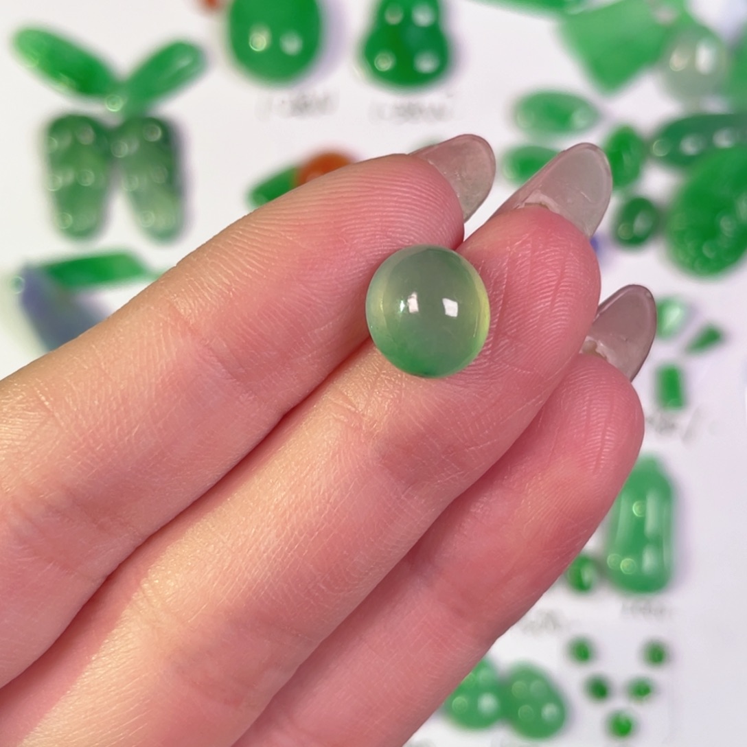 翡翠未镶嵌颈饰裸石