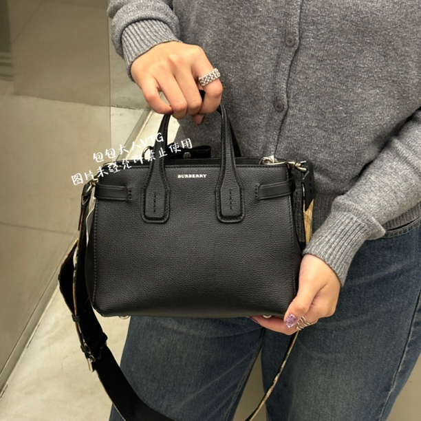 95新 BURBERRY/博柏利 新款黑色小号班纳手提单肩包