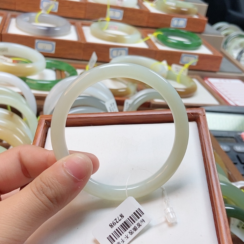 【闪购商品】和田玉手镯未镶嵌