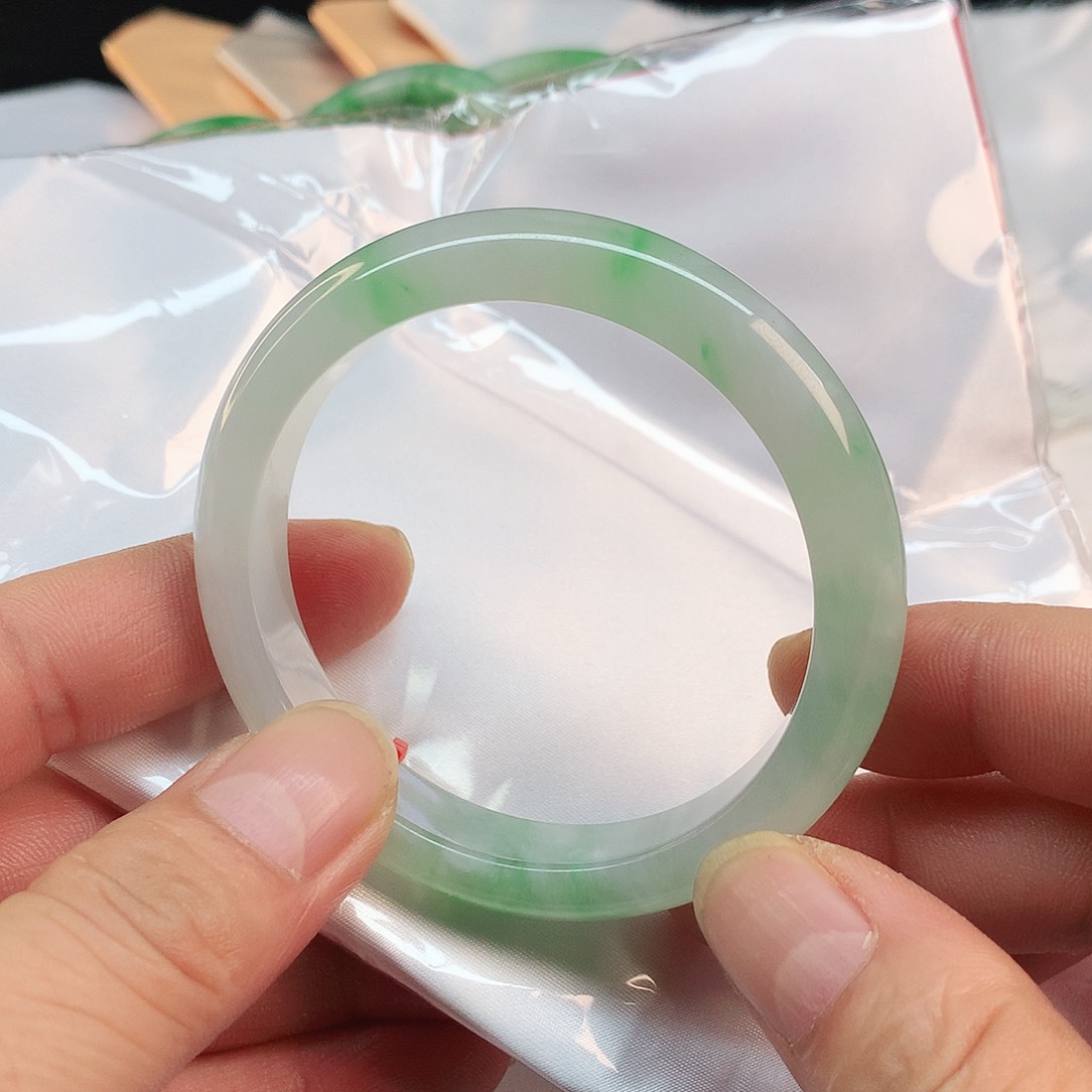 翡翠手镯未镶嵌88888,!!!!!