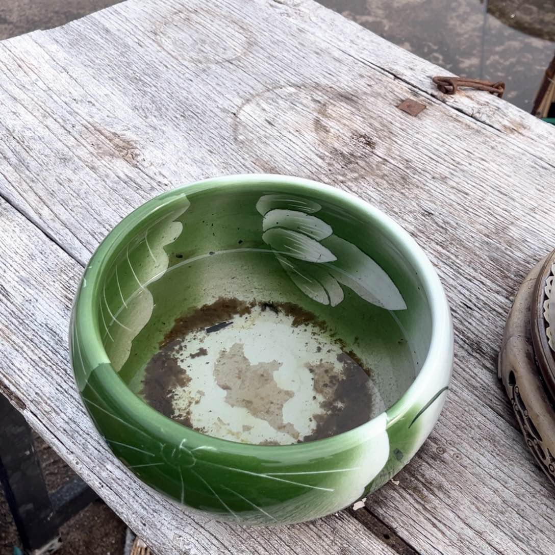 瓷片直径32厘米高度13厘米带底座……