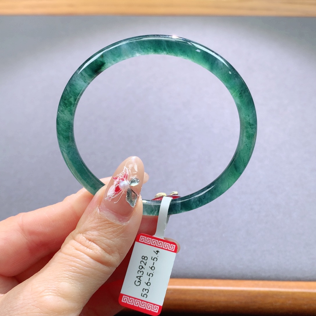 翡翠手镯未镶嵌天然翡翠手镯叮当镯