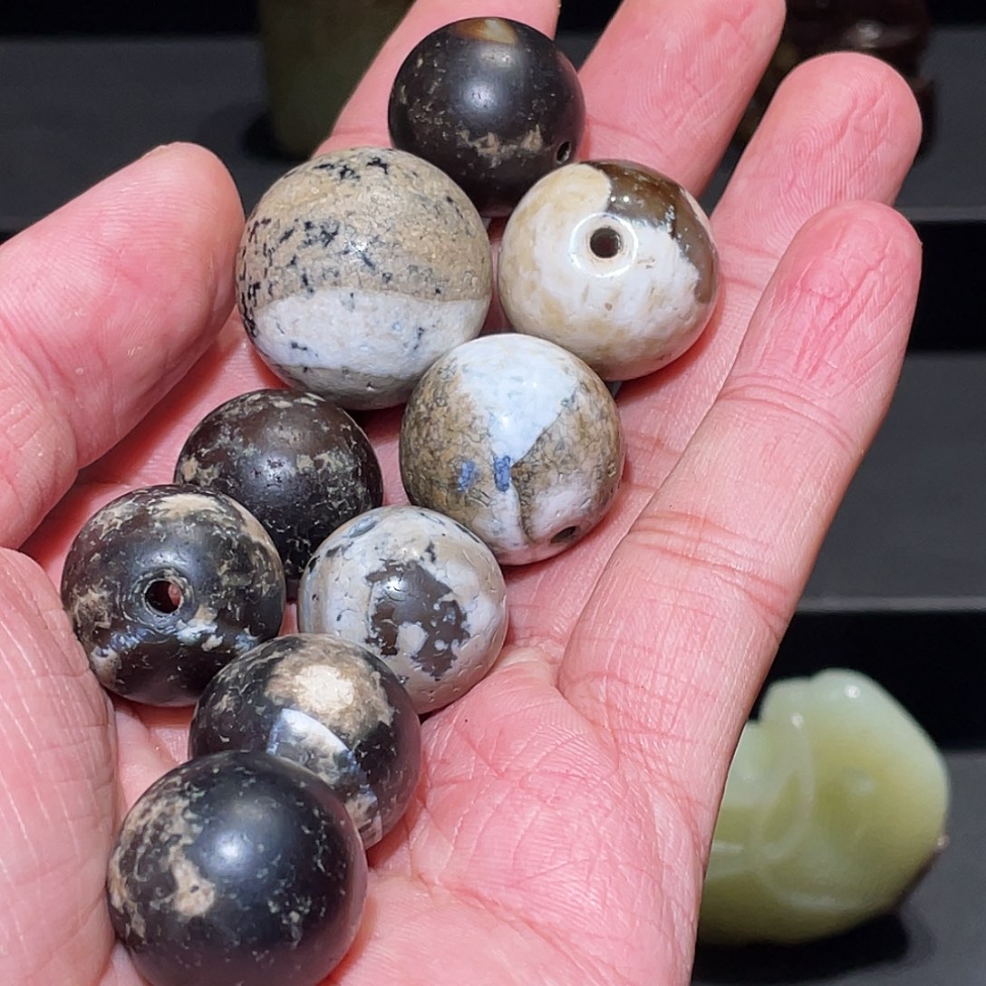 问***千和田玉（糖玉）未镶嵌挂件