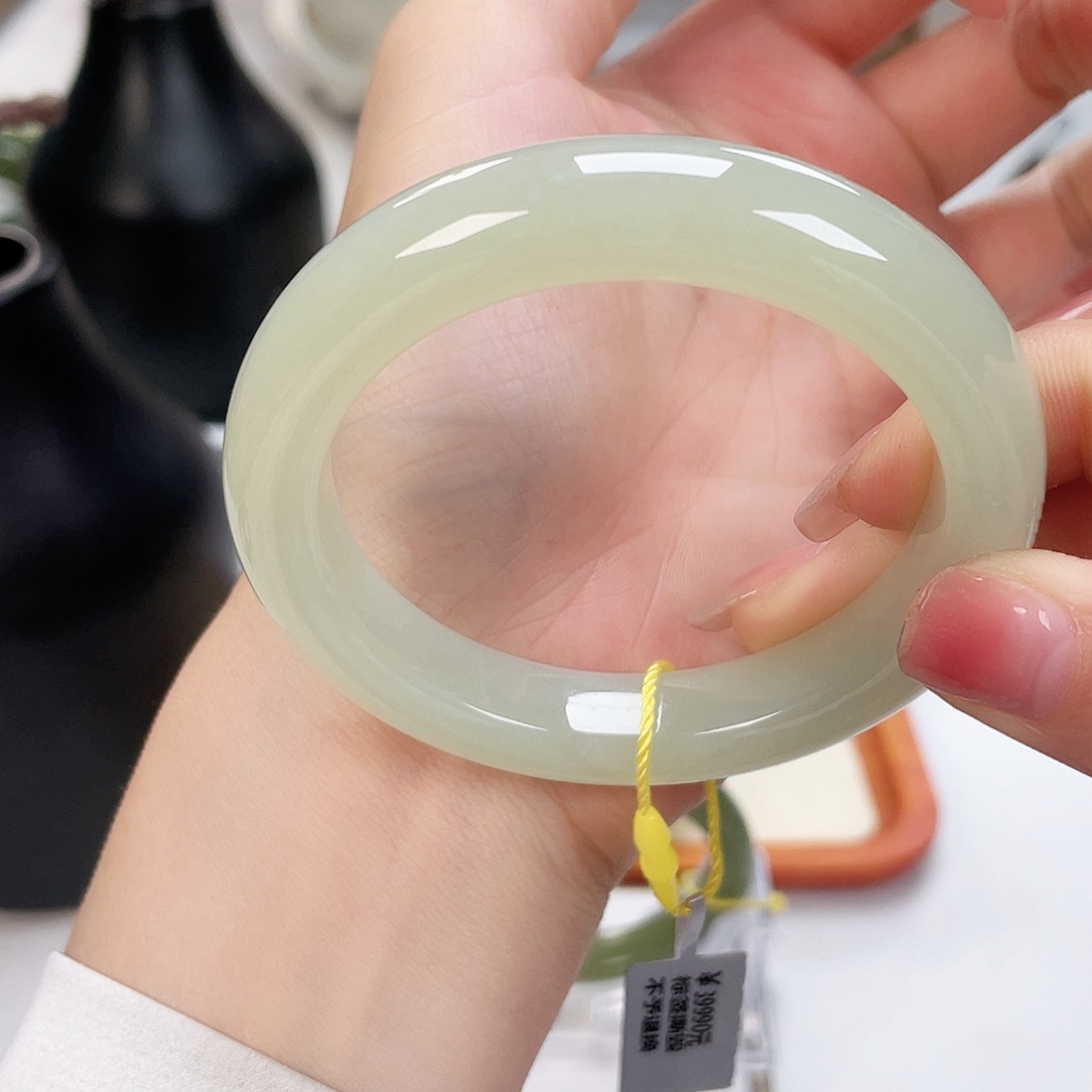 和田玉手镯555未镶嵌