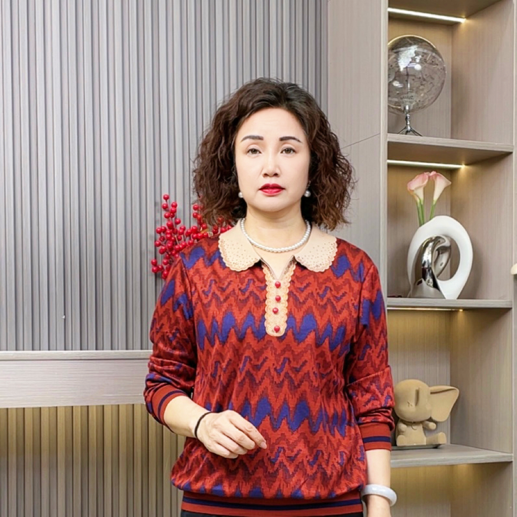 条纹长袖休闲风秋款中老年女装常规纽扣娃娃领方领时尚妈妈装上衣