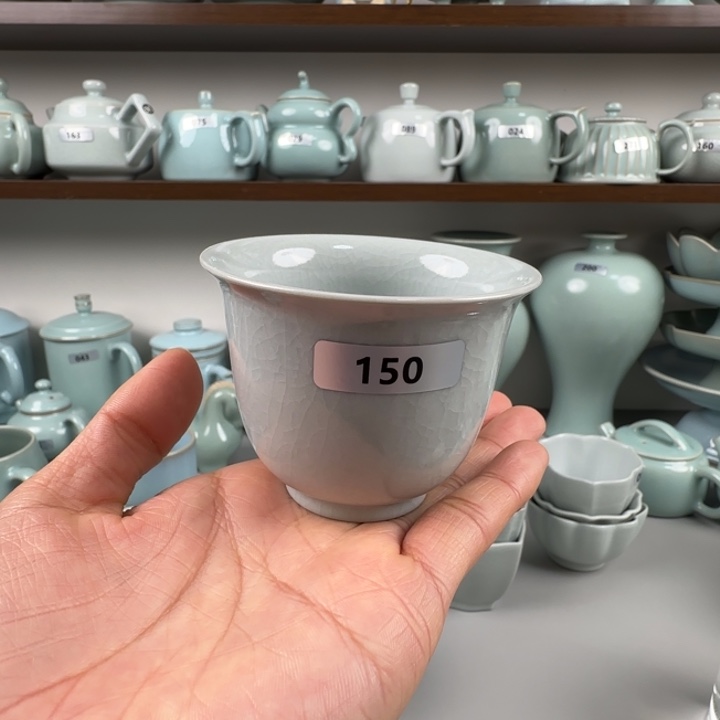 *****瓷片汝瓷闻香杯支钉烧仿古月白釉150