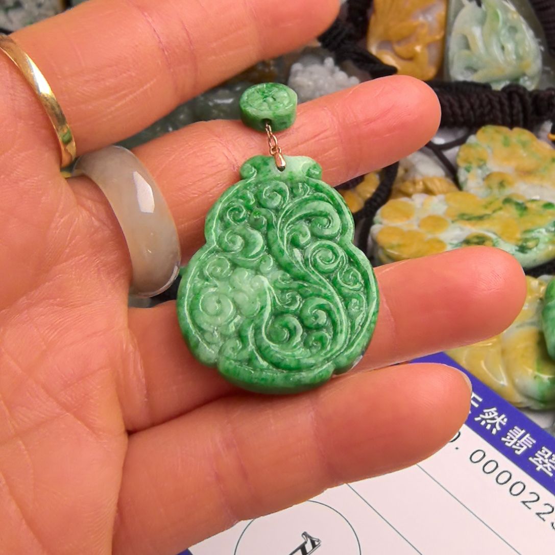 翡翠颈饰未镶嵌吊坠