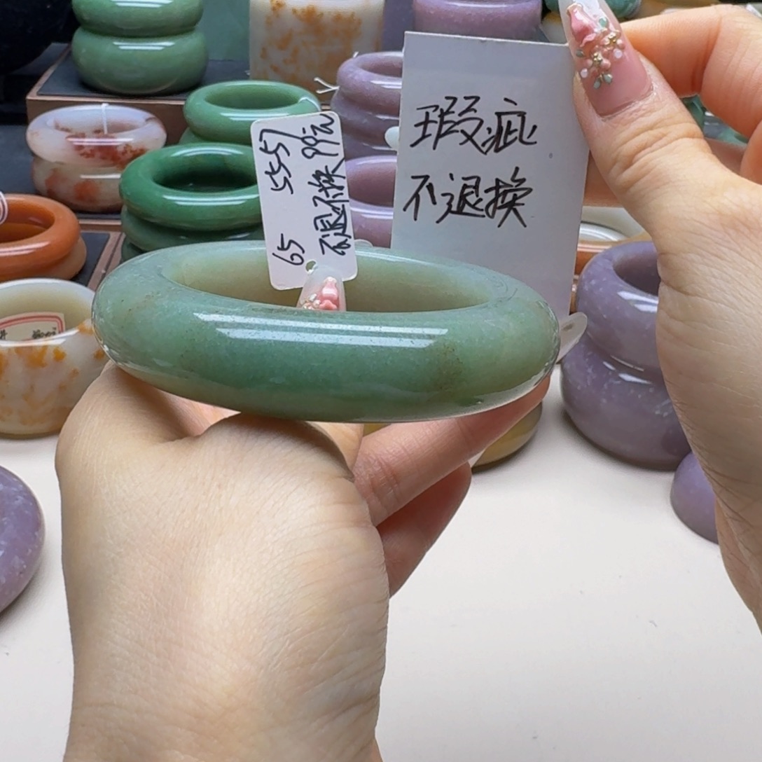 石英岩玉未镶嵌手镯