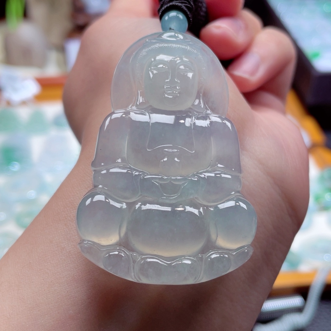 翡翠颈饰未镶嵌观音