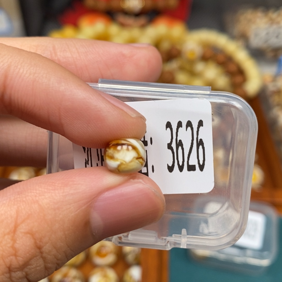 蜜蜡未镶嵌珠宝奇石3626