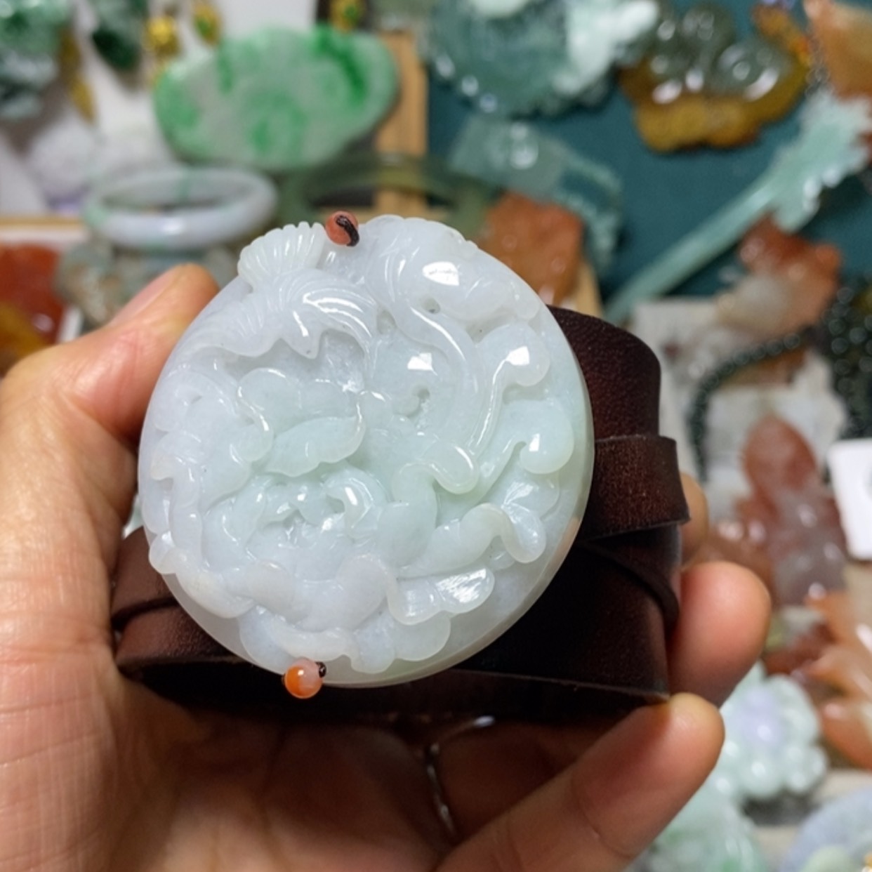 【闪购商品】翡翠吊坠(赠链)未镶嵌