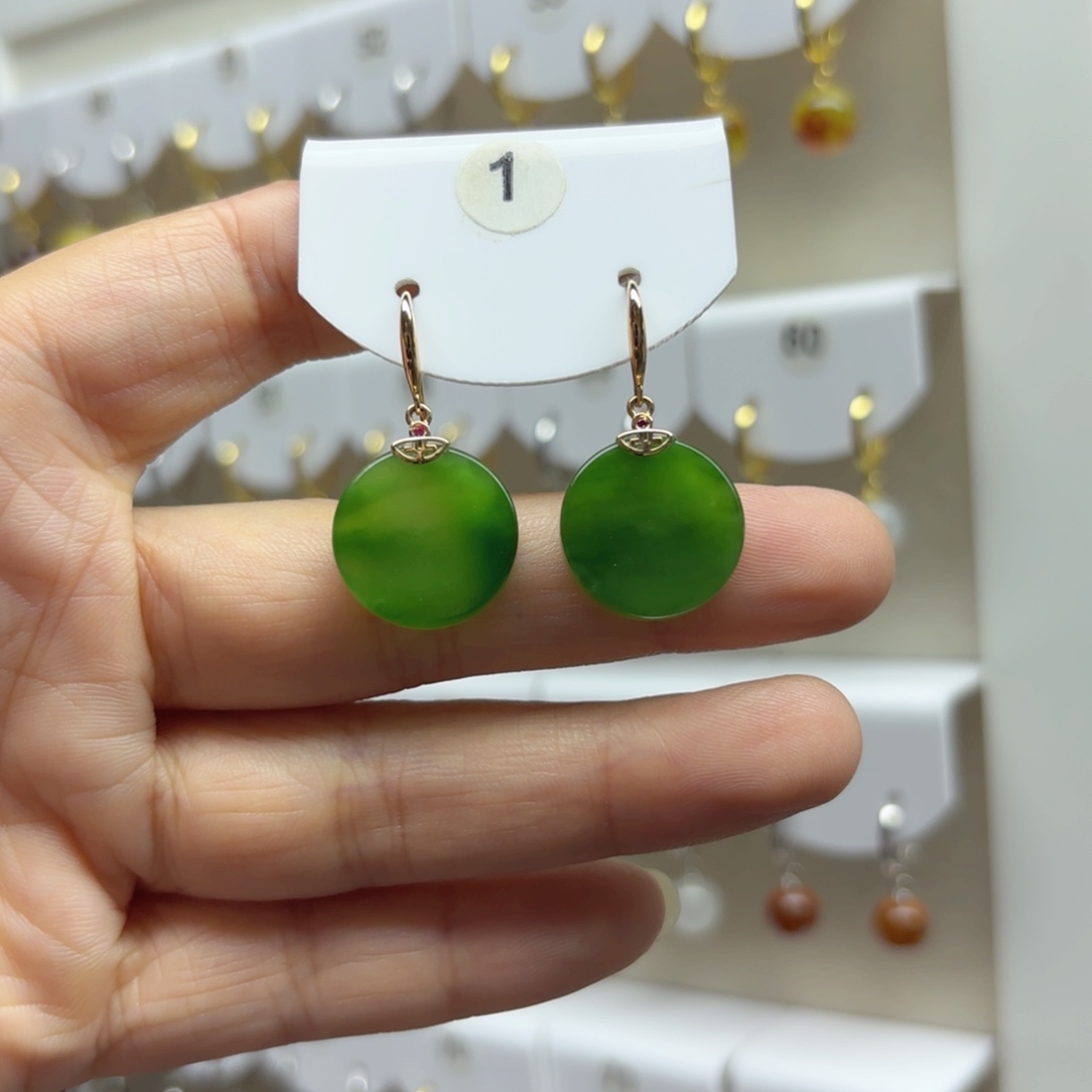 18K金镶嵌和田玉耳饰