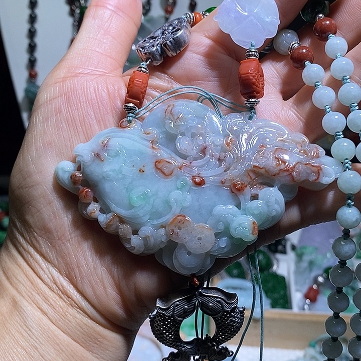 翡翠未镶嵌吊坠(赠链)