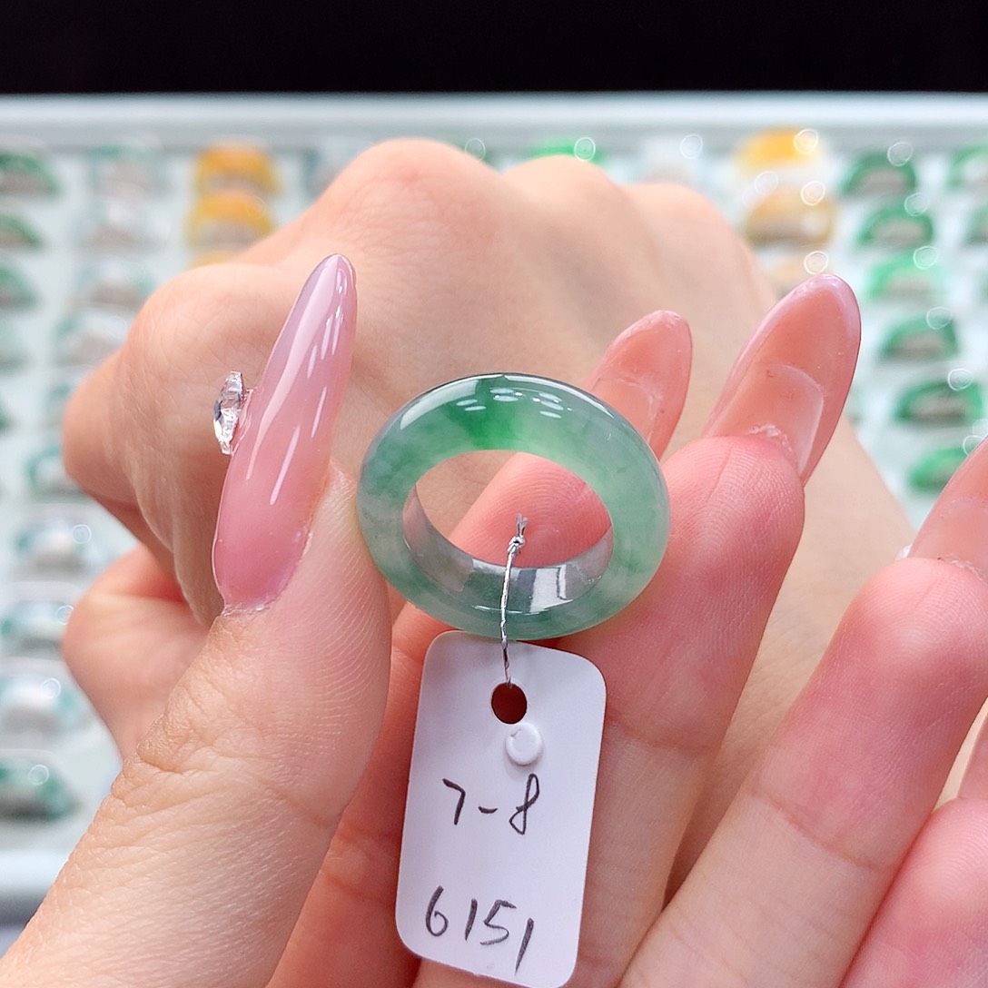 翡翠未镶嵌戒指7.8号