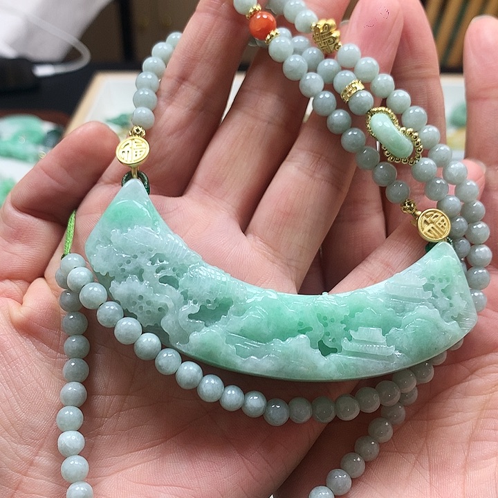 翡翠颈饰未镶嵌吊坠