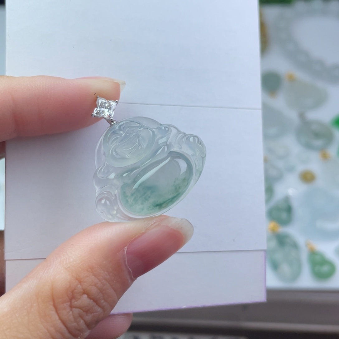 翡翠18K金镶嵌颈饰