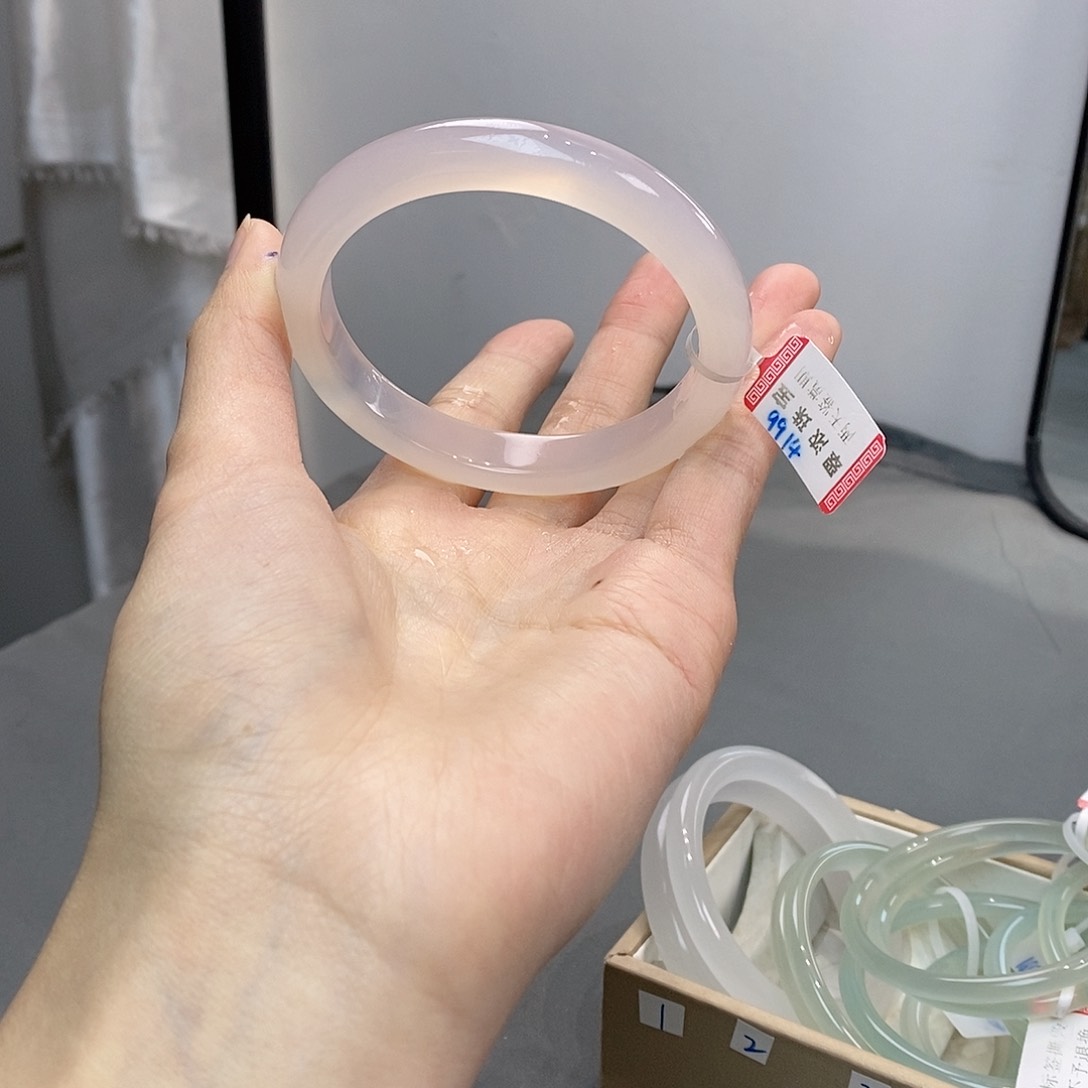 玛瑙/玉髓手镯未镶嵌是**呀