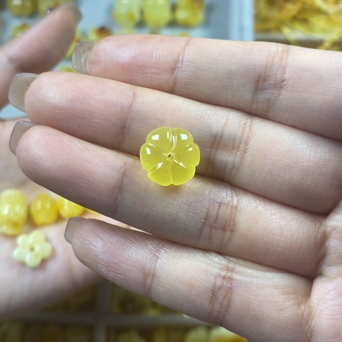 蜜蜡裸石未镶嵌-****k南瓜花