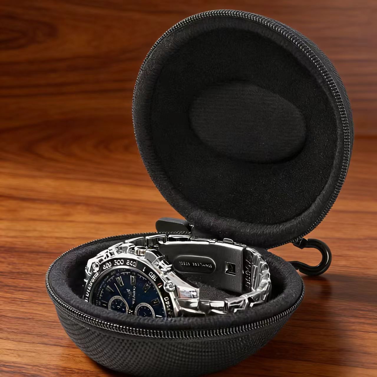 高档便携多功能防尘防水手表收纳盒家用旅行适用