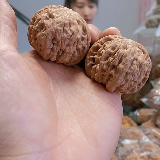 【闪购商品】把件文玩核桃生***料45大磨盘