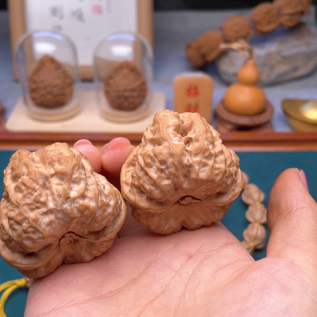 C***花文玩核桃吊坠蛤蟆头43尺全品