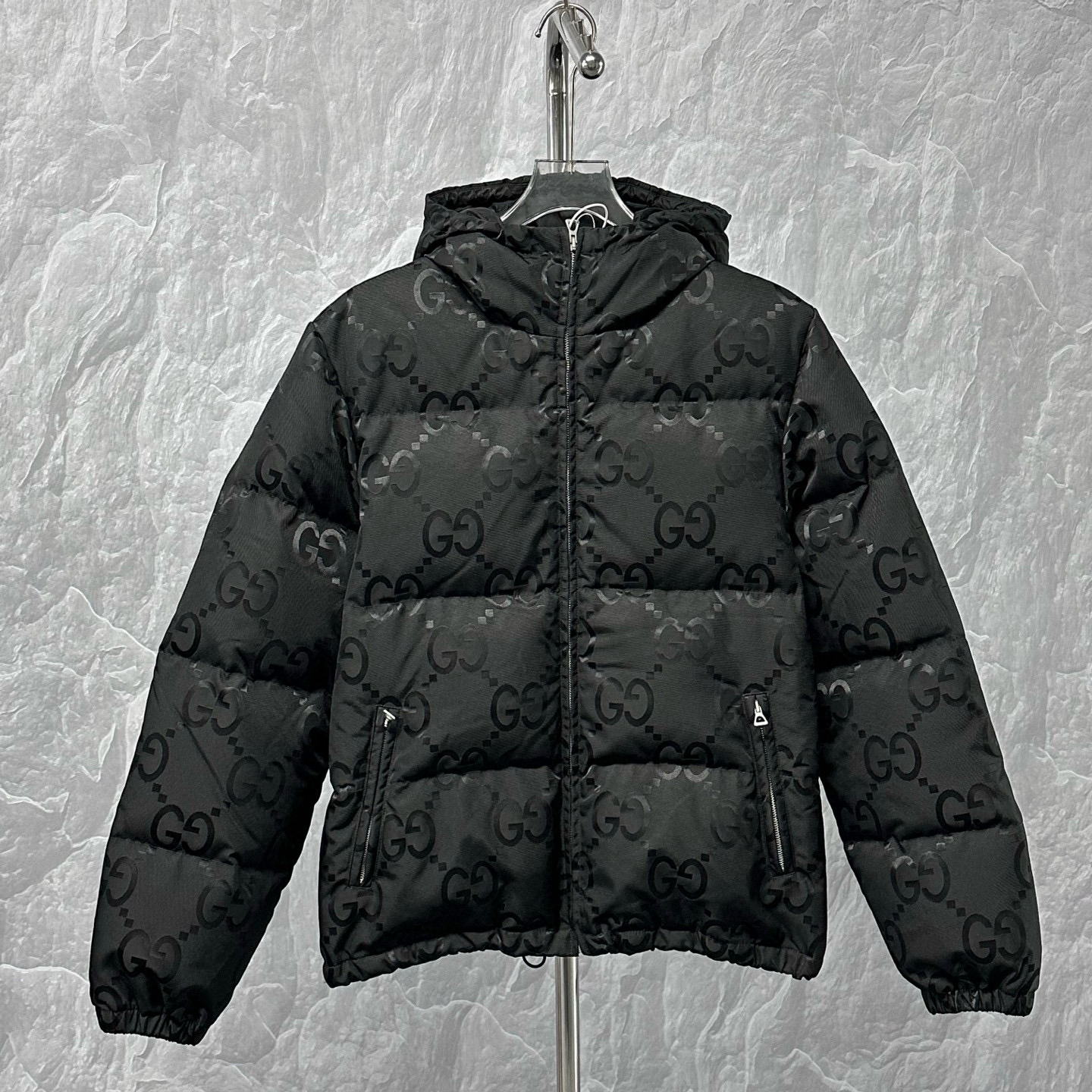 未使用 GUCCI/古驰 满印双G连帽羽绒服 44码 P02091