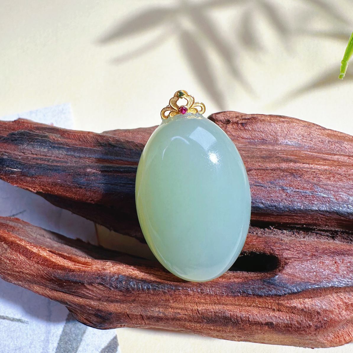 天然和田玉冰晴蛋面吊坠 18K金镶 约30.1/20.4/11mm