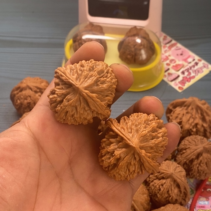 文玩核桃吊坠八*怪42.5全品皇冠狮子头