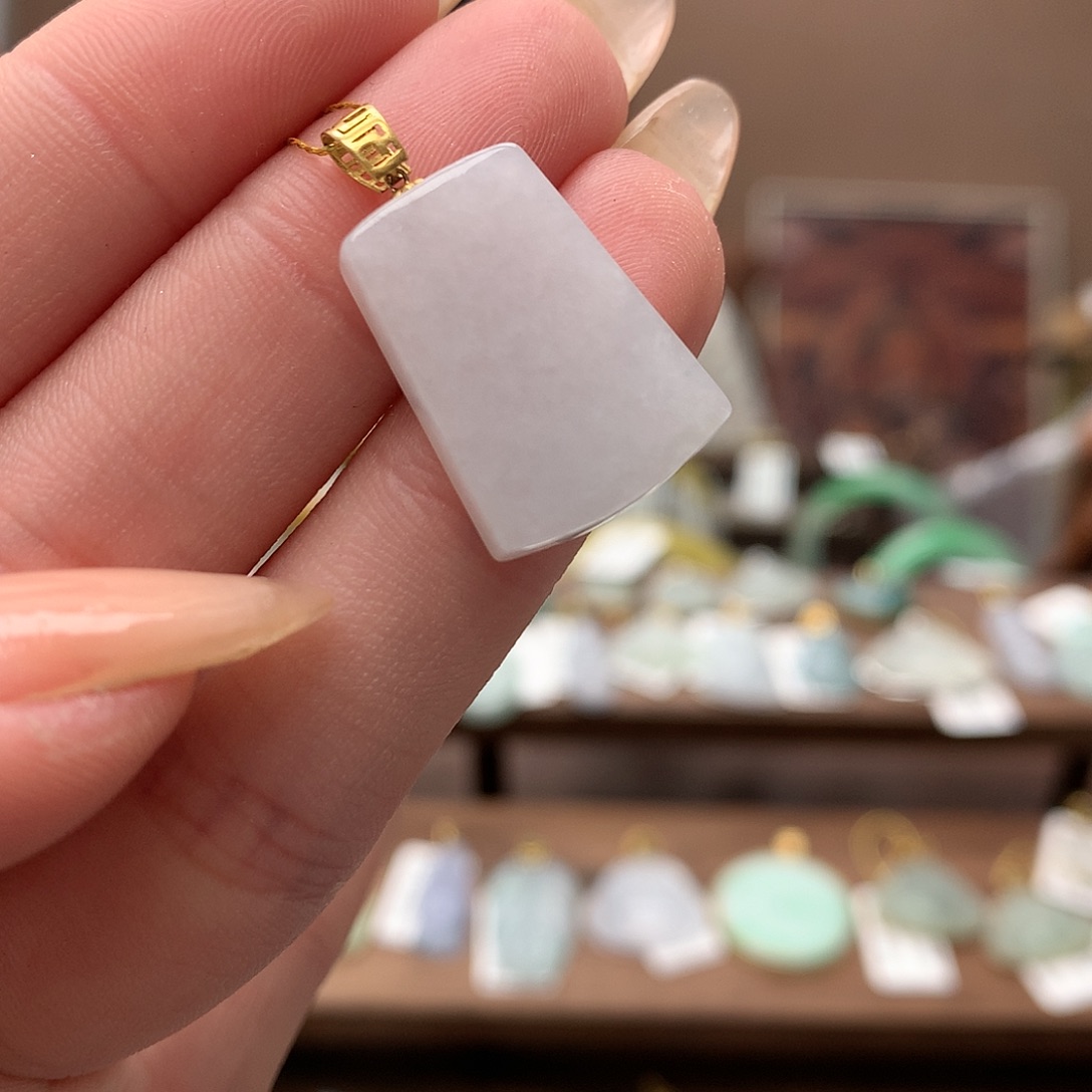 翡翠吊坠(不含链)18K金镶嵌