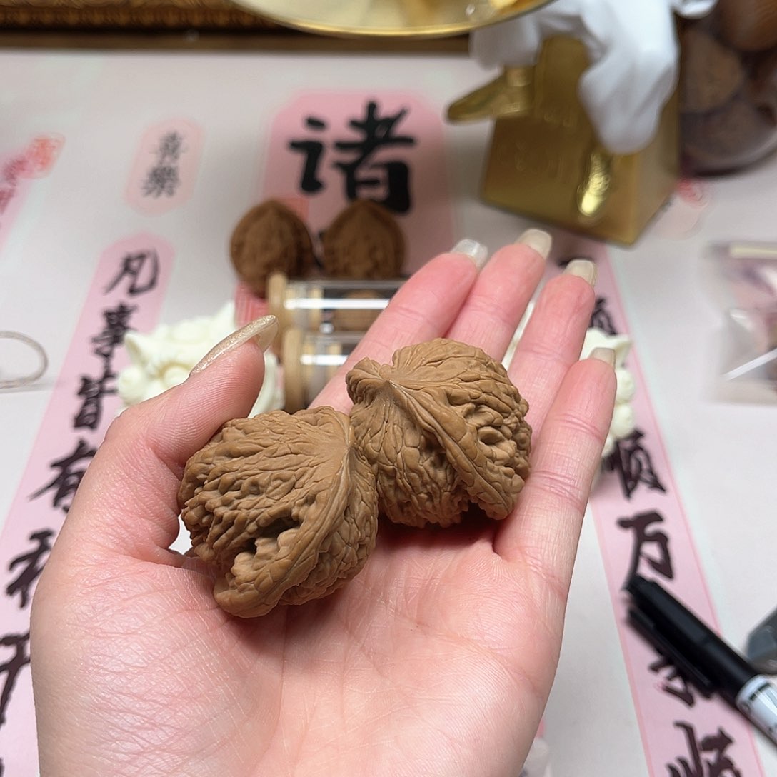 文玩核桃吊坠暴**孩福利