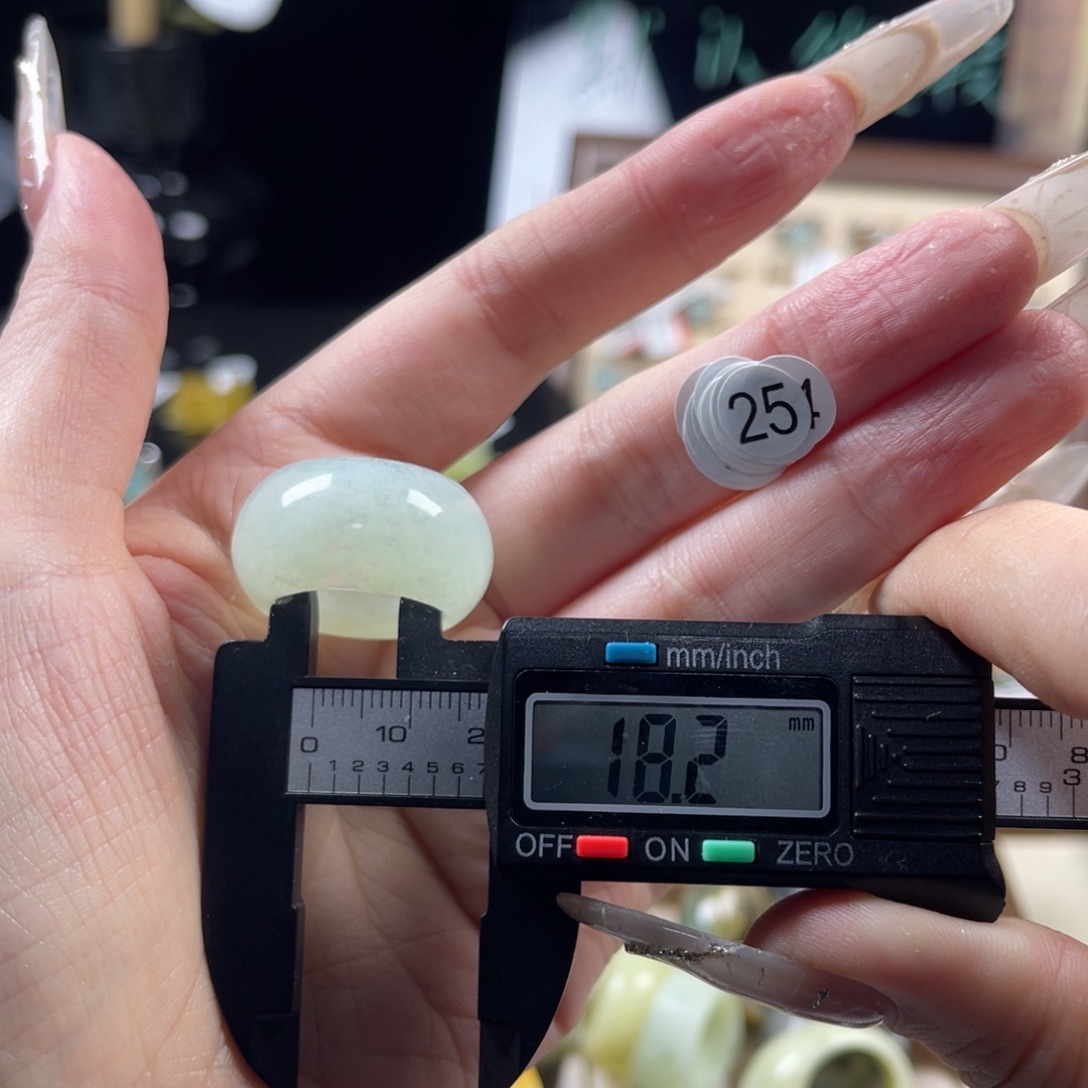 蛇纹石玉未镶嵌戒指