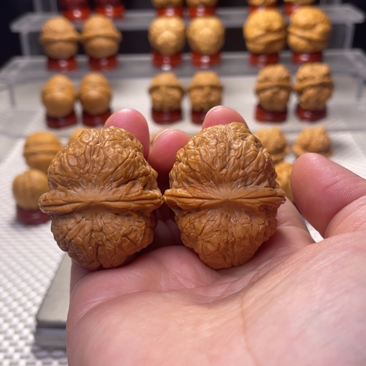 文玩核桃把件21黄金蟒