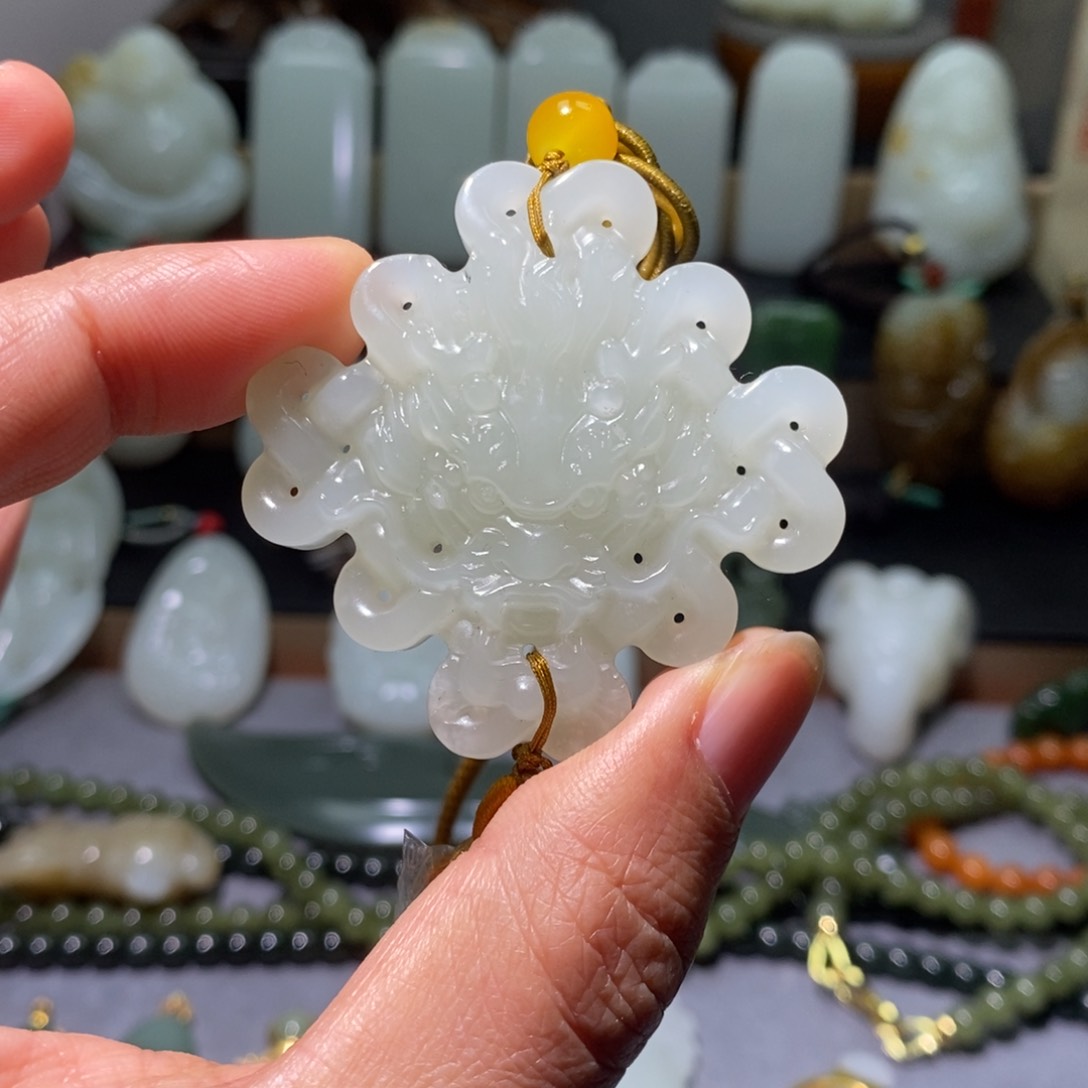 和田玉颈饰未镶嵌