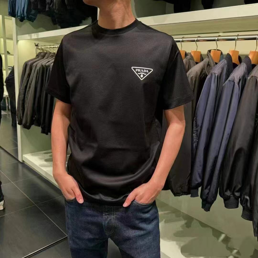 未使用 Prada/普拉达  胸前三角标logo黑色圆领短袖