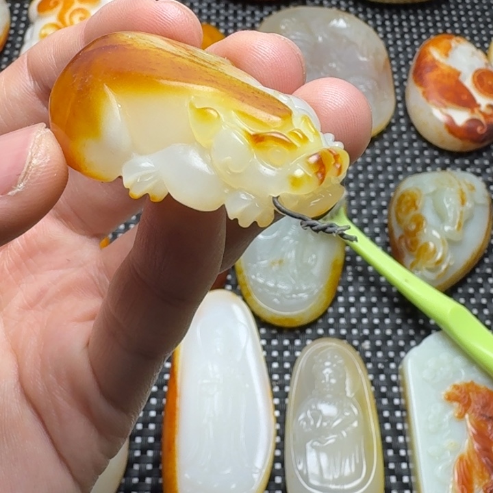 和田玉颈饰未镶嵌