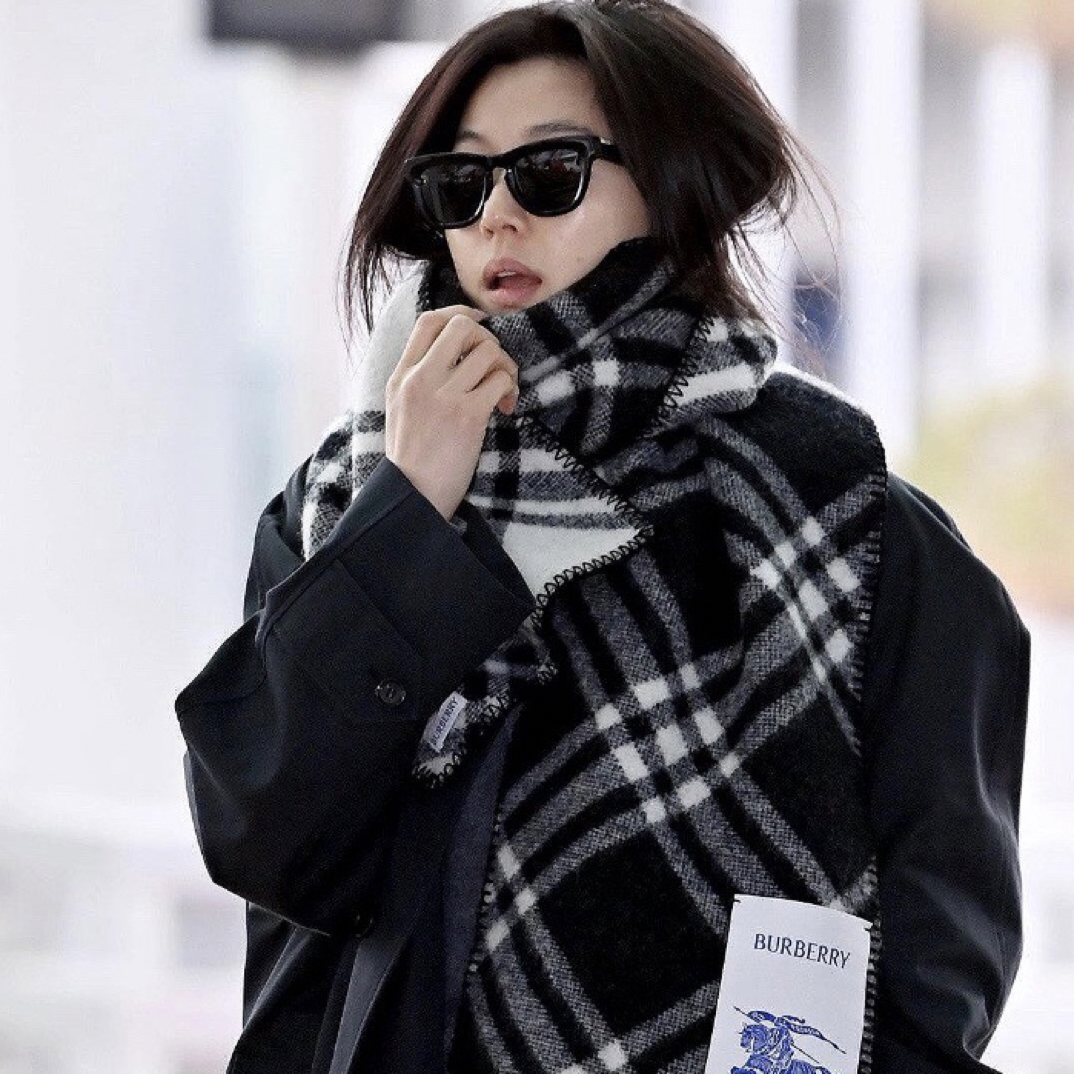 未使用 BURBERRY/博柏利 【魔方时尚】经典羊毛格纹围巾