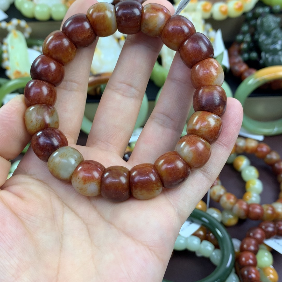 神***人透闪石质玉未镶嵌手串