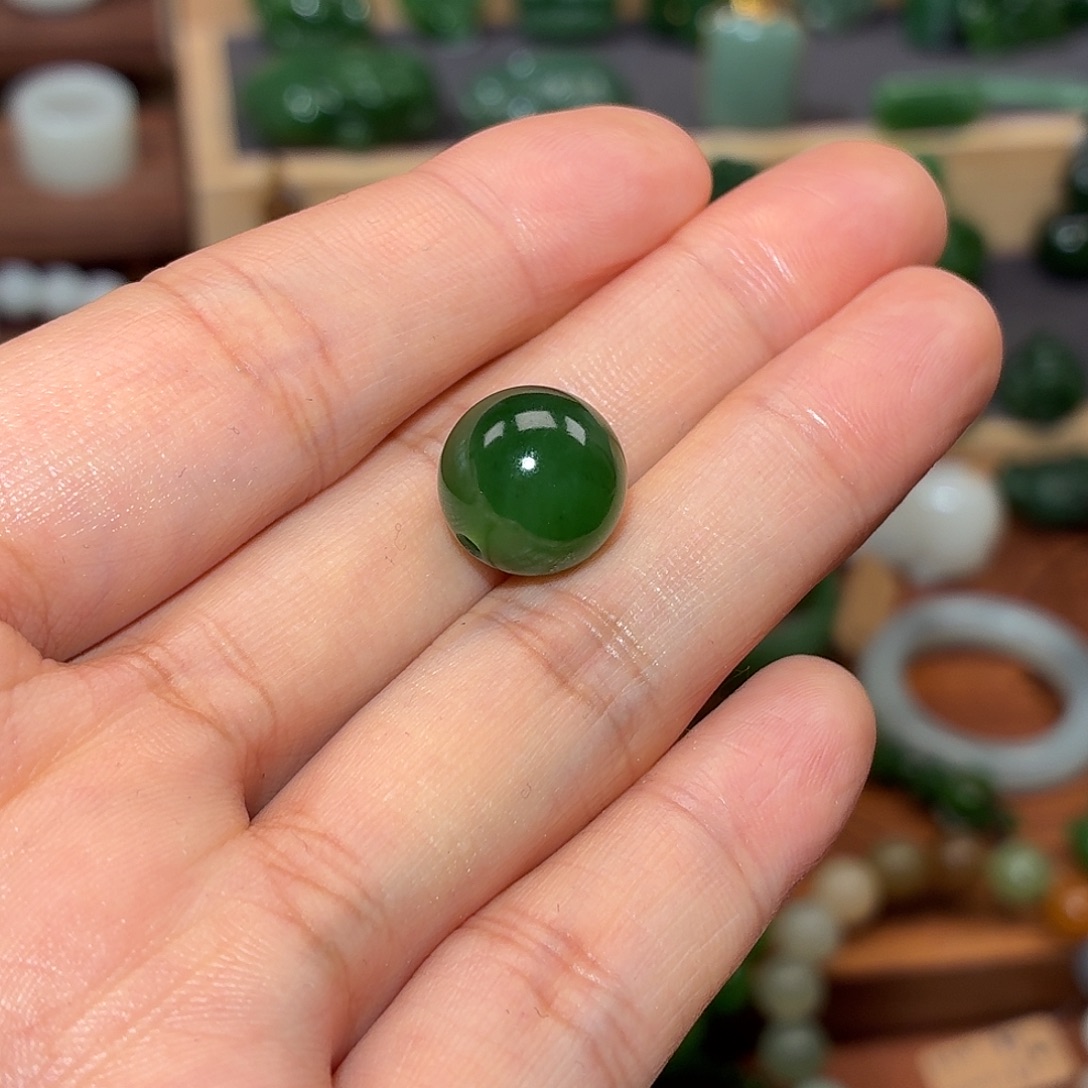 吉***波和田玉未镶嵌手链