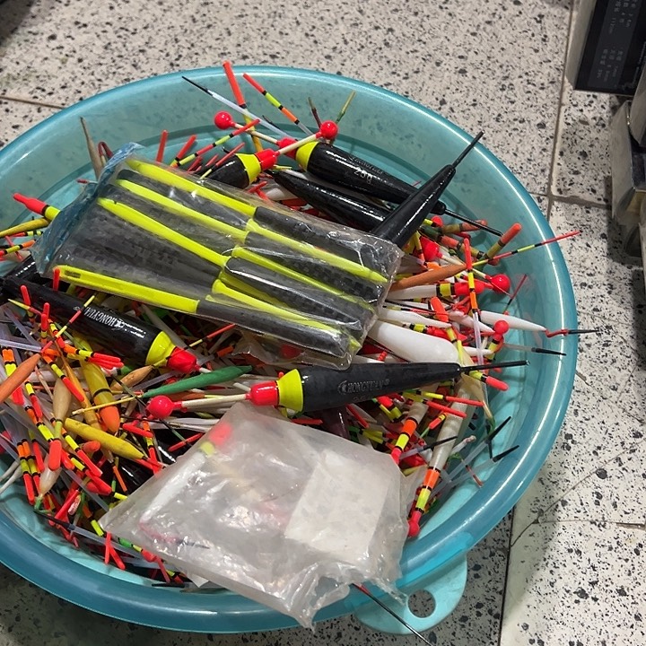 如图所示一盆浮漂111不退不换无售后