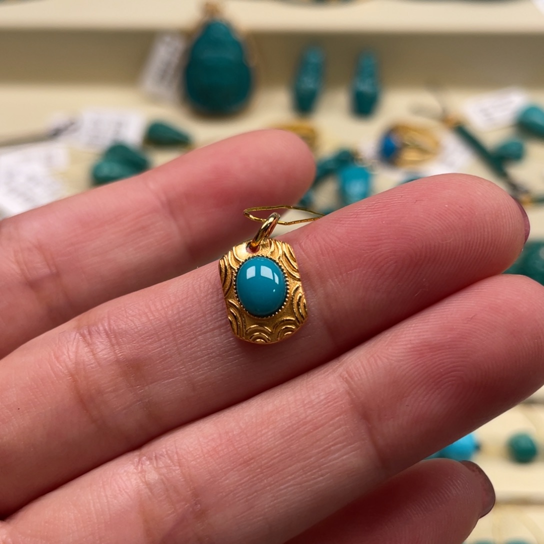 绿松石珠宝奇石18K金镶嵌