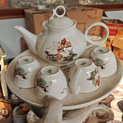 库存微瑕多孔茶壶一套容量500毫升