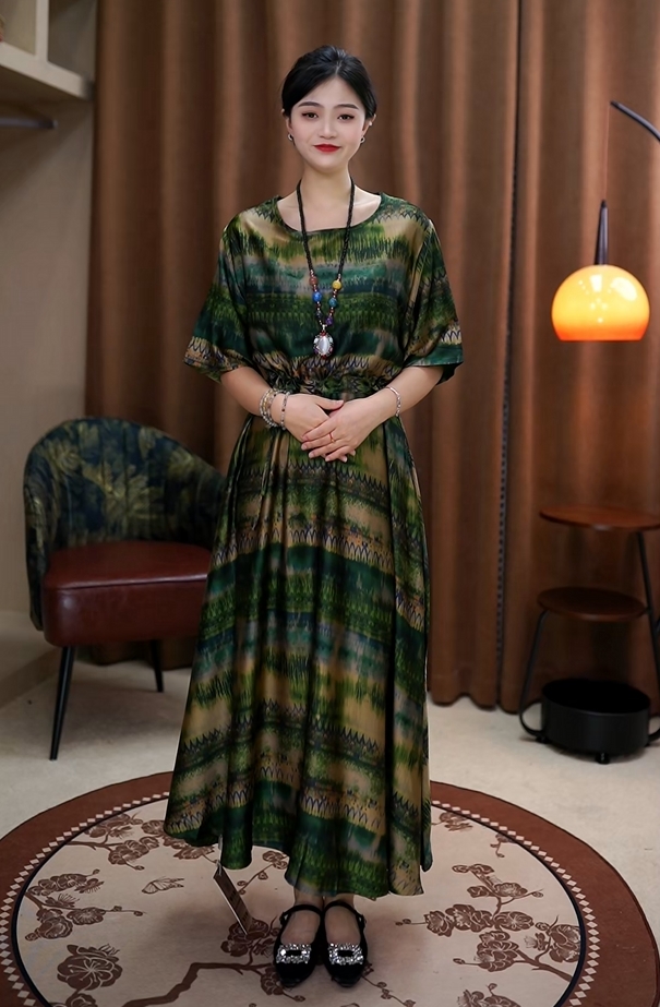 2025夏季A字裙薄款中老年女装碎花裙子沙丘废土风气质连衣裙-6600