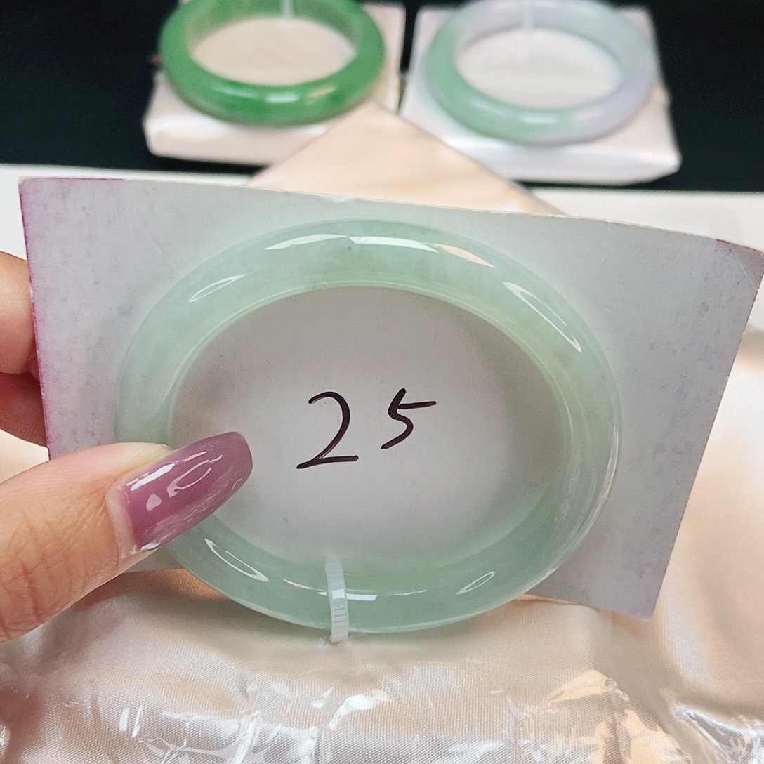 翡翠手镯未镶嵌 圆条51+