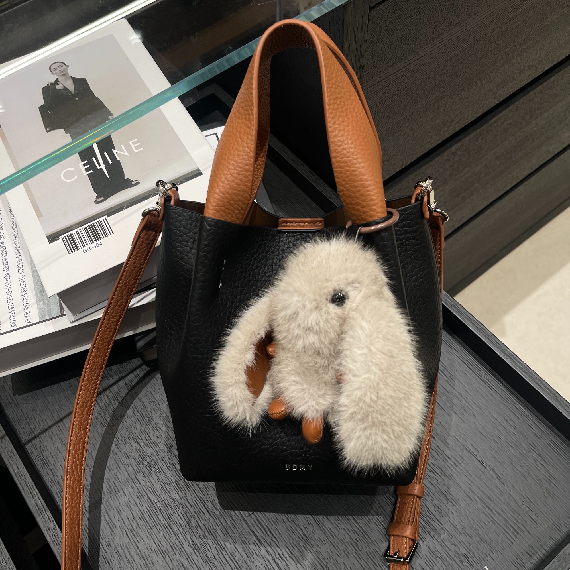 25年大容量新托特小众时髦复古磨砂皮慵懒时髦斜挎腋下斜挎手铃包