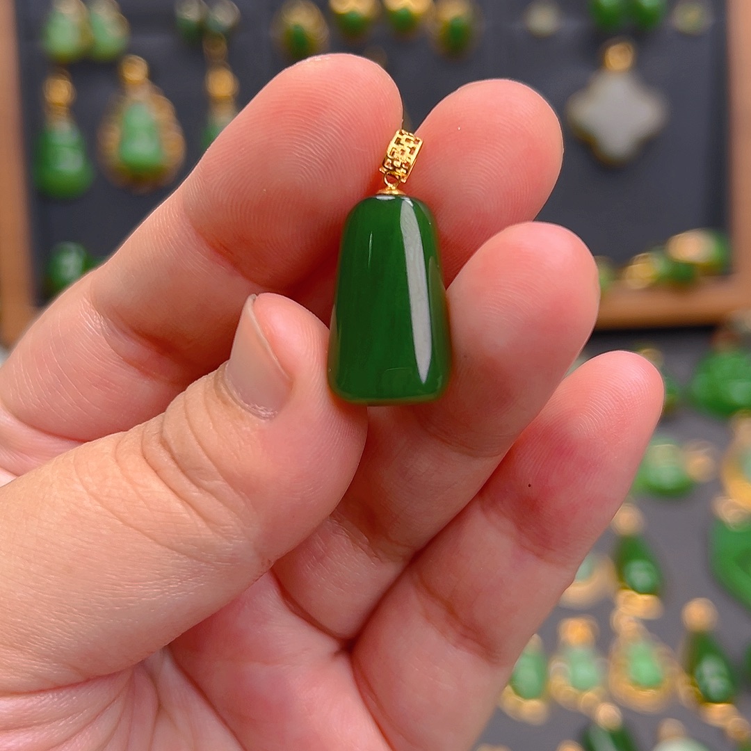 和田玉（碧玉）18K金镶嵌吊坠(不含链)