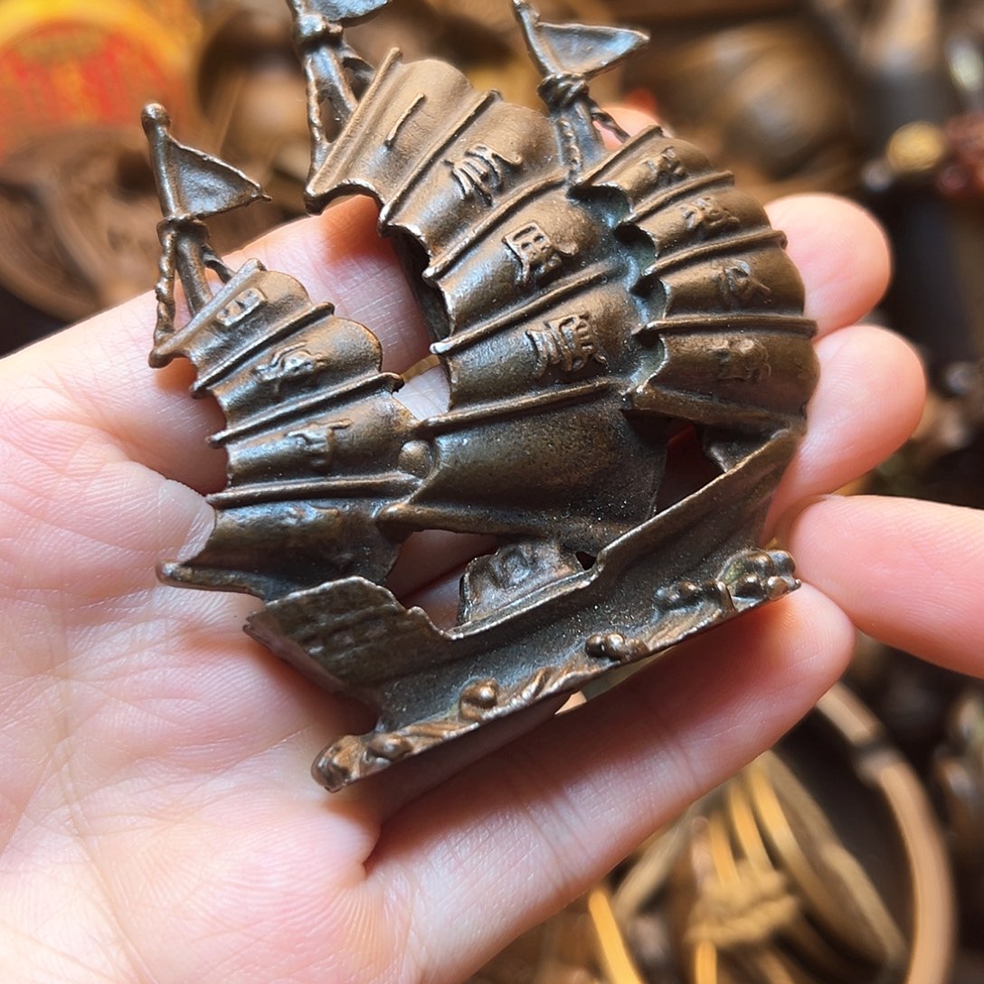 精美铜器工艺品等