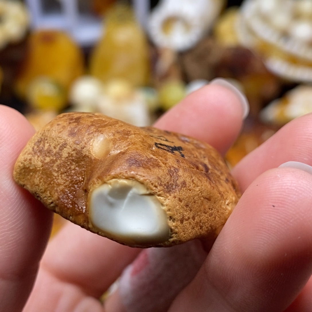 定制琥珀未镶嵌蜜蜡