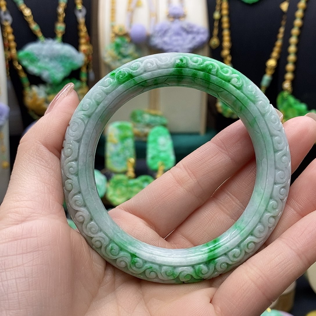 翡翠颈饰未镶嵌天然