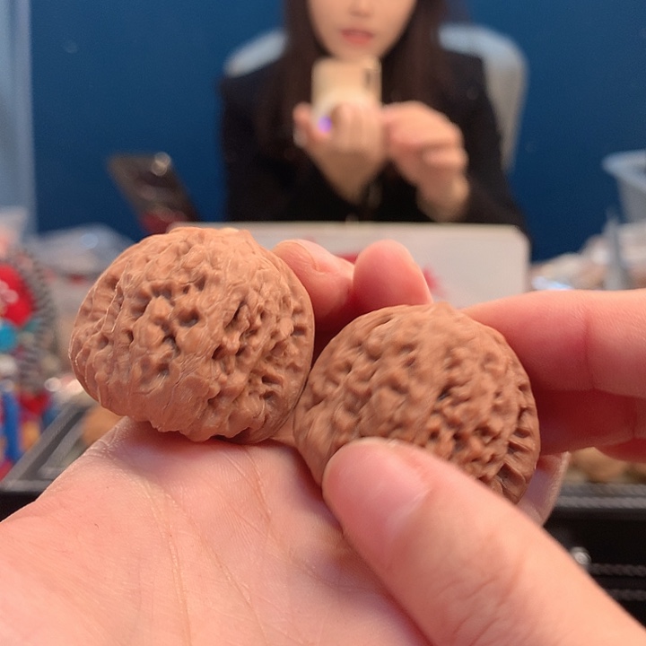 文玩核桃吊坠平谷凹底